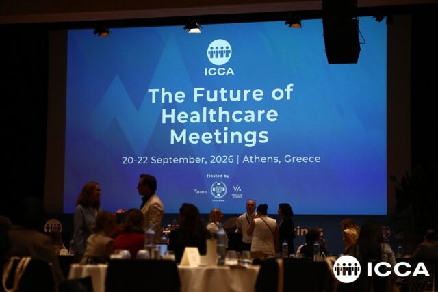 Η οθόνη της αίθουσας με τον τίτλο The Future of Healthcare Meetings, 20-22 Σεπτεμβρίου 2026, Αθήνα, στο συνέδριο της ICCA.