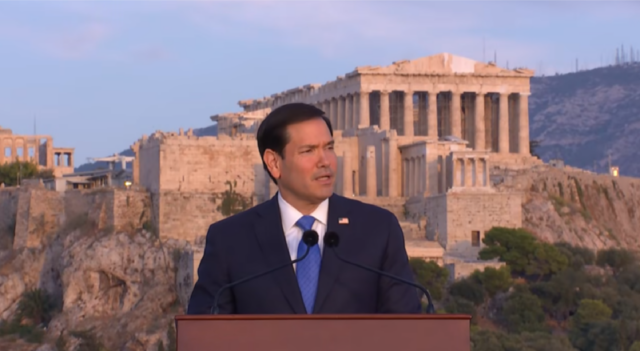 marco-rubio-omilia-pnyka-athina-akropoli Ο Αμερικανός υπουργός Εξωτερικών Μάρκο Ρούμπιο μιλά από την Πνύκα με τον Παρθενώνα στο βάθος.