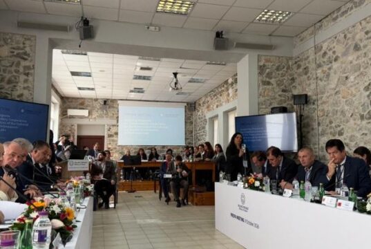 Λίνα Μενδώνη: «Η Ελλάδα “χτίζει γέφυρες” πολιτισμού στις Πρέσπες»