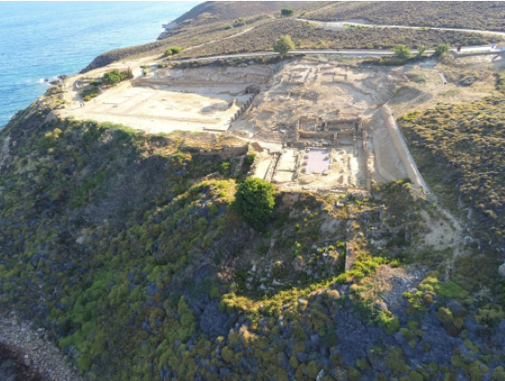 Πανοραμική αεροφωτογραφία του αρχαιολογικού χώρου του Ιερού των Καβείρων